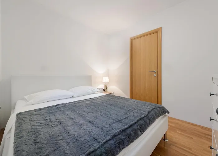 Vakantiehuis Nala - Detached House, Walk To *