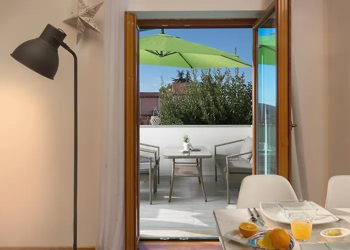 Vakantiehuis Nala - Detached House, Walk To Pula